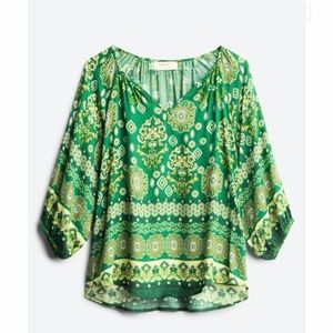 Green billow sleeve top